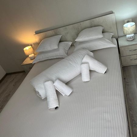 Apartament Anais Alba Iulia Esterno foto